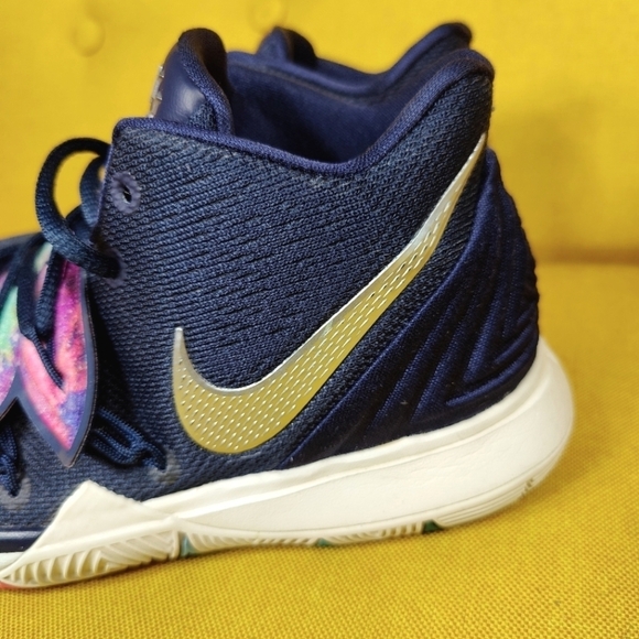 Nike Kyrie 5 Galaxy Basketball Sneaker Navy White Big Kid Athletic Shoes Size 5Y - Picture 6 of 9
